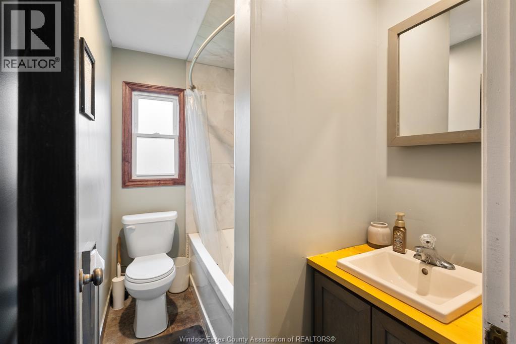 2228 Elsmere Avenue, Windsor, Ontario  N8W 2C6 - Photo 27 - 26009160