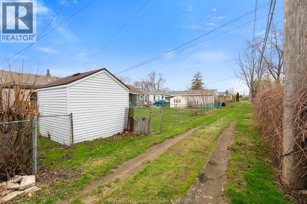2228 Elsmere Avenue, Windsor, Ontario  N8W 2C6 - Photo 35 - 26009160