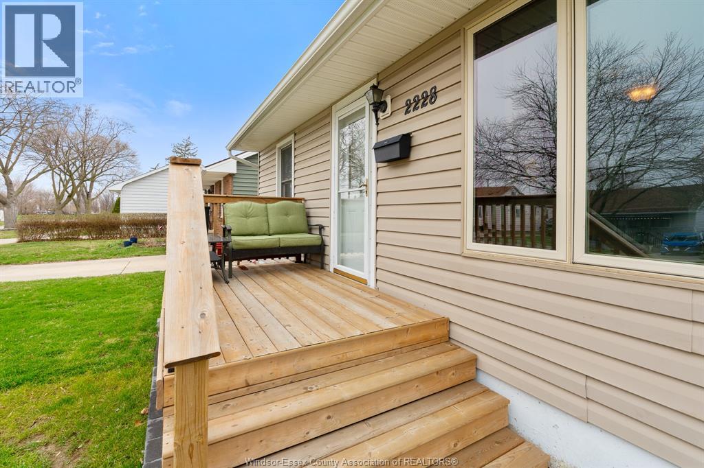 2228 Elsmere Avenue, Windsor, Ontario  N8W 2C6 - Photo 6 - 26009160