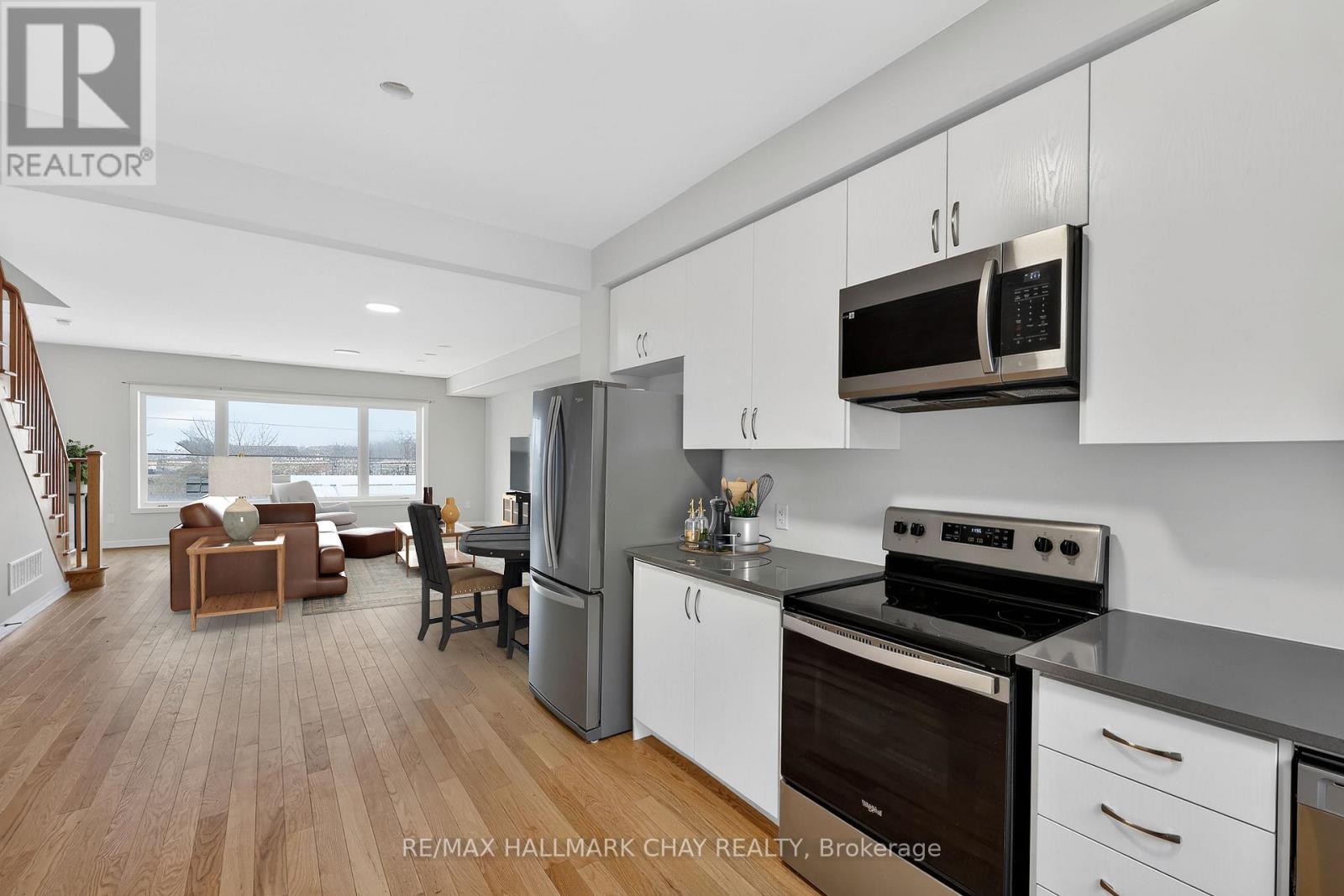 10 - 200 Dissette Street, Bradford West Gwillimbury (Bradford), Ontario  L3Z 3G8 - Photo 5 - N13042156