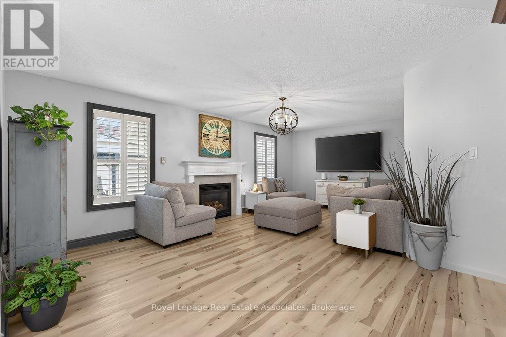 84 Loon Avenue, Barrie (Painswick South), Ontario  L4N 8V9 - Photo 16 - S13042086