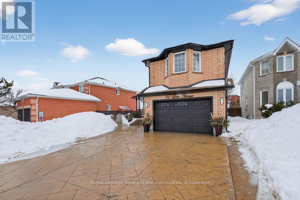 84 Loon Avenue, Barrie (Painswick South), Ontario  L4N 8V9 - Photo 2 - S13042086