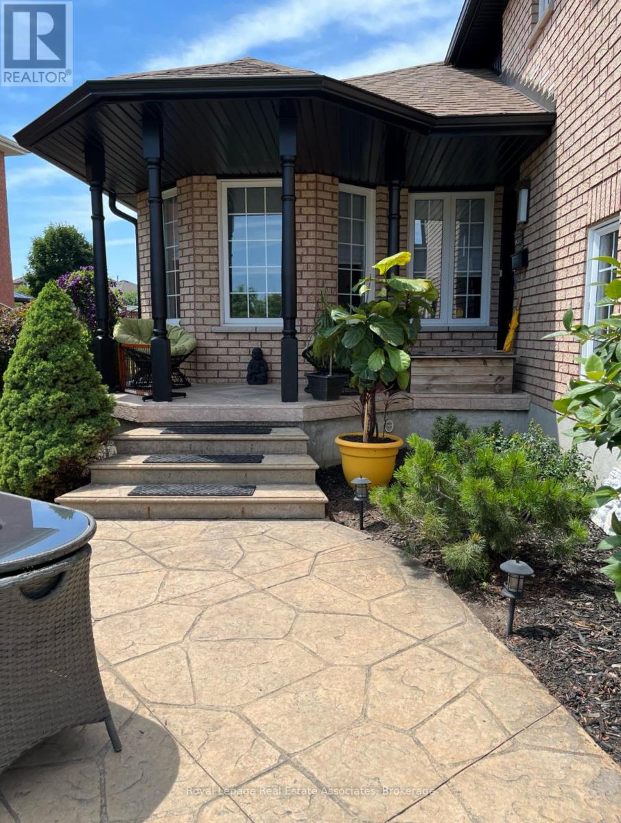 84 Loon Avenue, Barrie (Painswick South), Ontario  L4N 8V9 - Photo 38 - S13042086