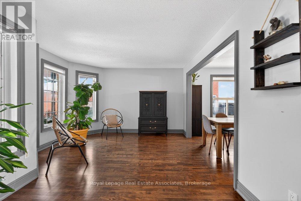 84 Loon Avenue, Barrie (Painswick South), Ontario  L4N 8V9 - Photo 4 - S13042086