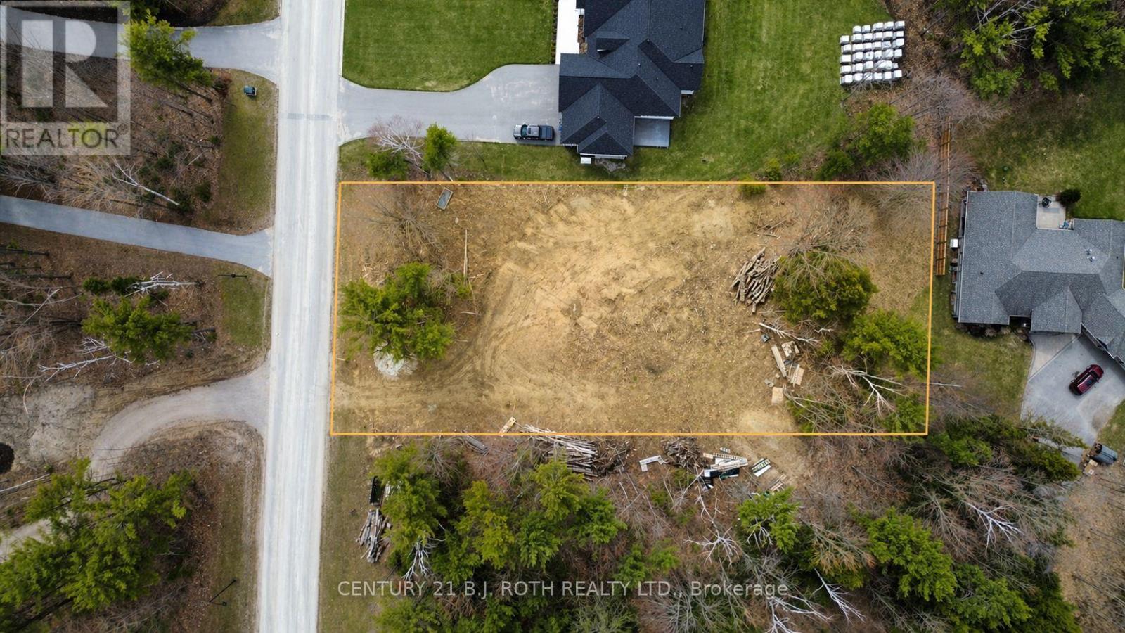 35 Marni Lane, Springwater, Ontario  L0L 2K0 - Photo 4 - S13042112