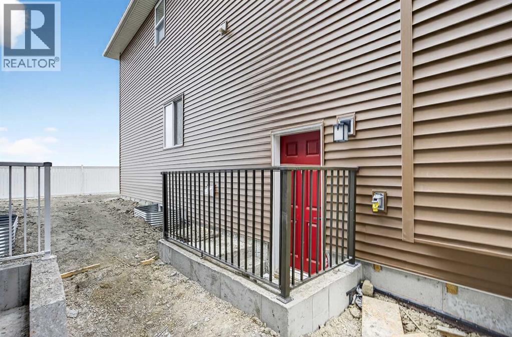 214 Bayview Park SW, Airdrie, Alberta  T4B 4G2 - Photo 32 - A2301120