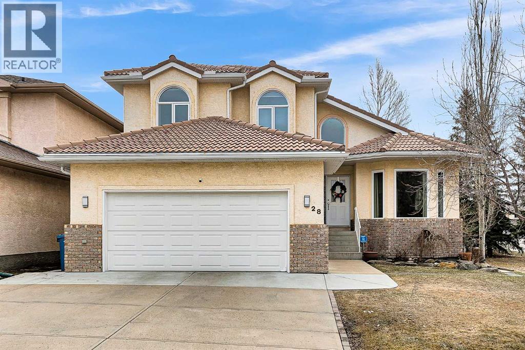 28 Woodpark Close SW, Calgary, Alberta