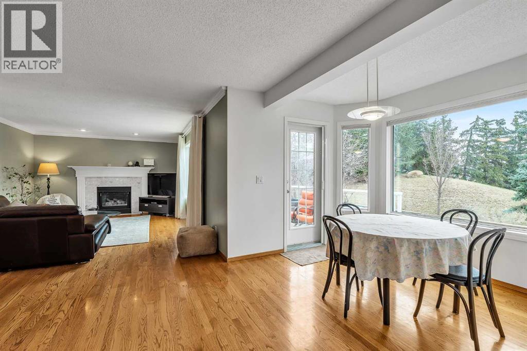 28 Woodpark Close Sw, Calgary, Alberta  T2W 6G2 - Photo 11 - A2302424