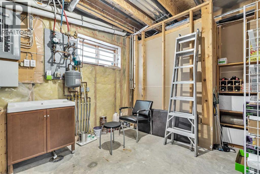 28 Woodpark Close Sw, Calgary, Alberta  T2W 6G2 - Photo 32 - A2302424