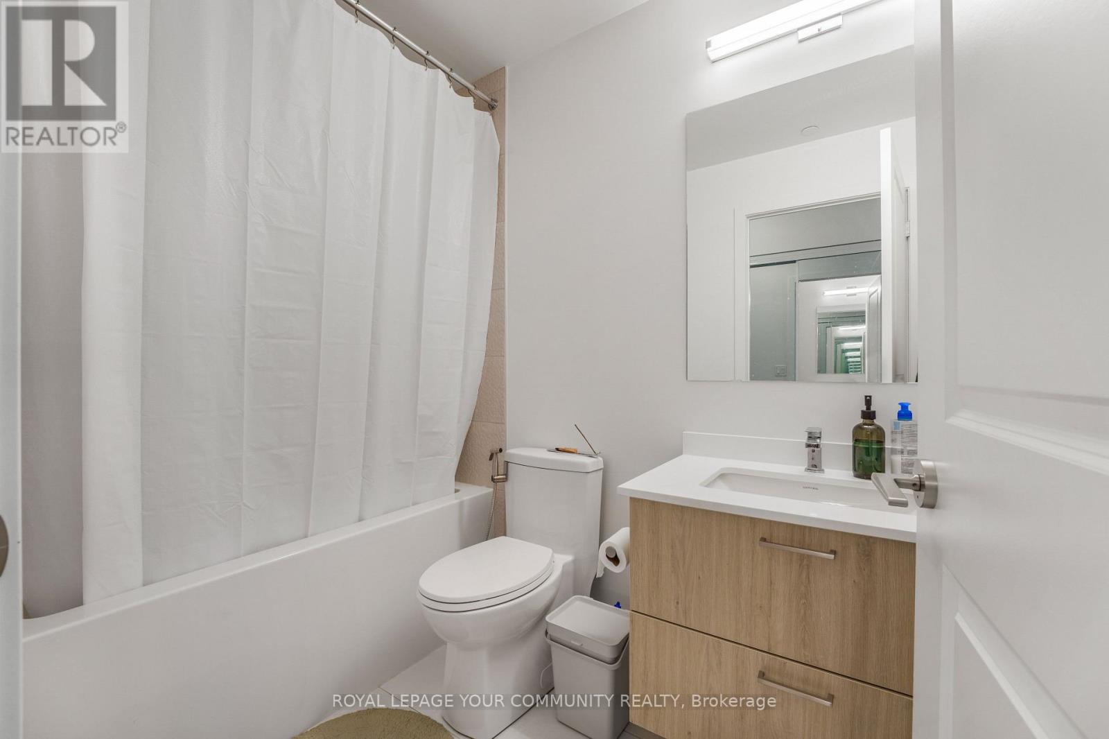 224 - 50 Upper Mall Way, Vaughan, Ontario  L4J 0L8 - Photo 4 - N12695544