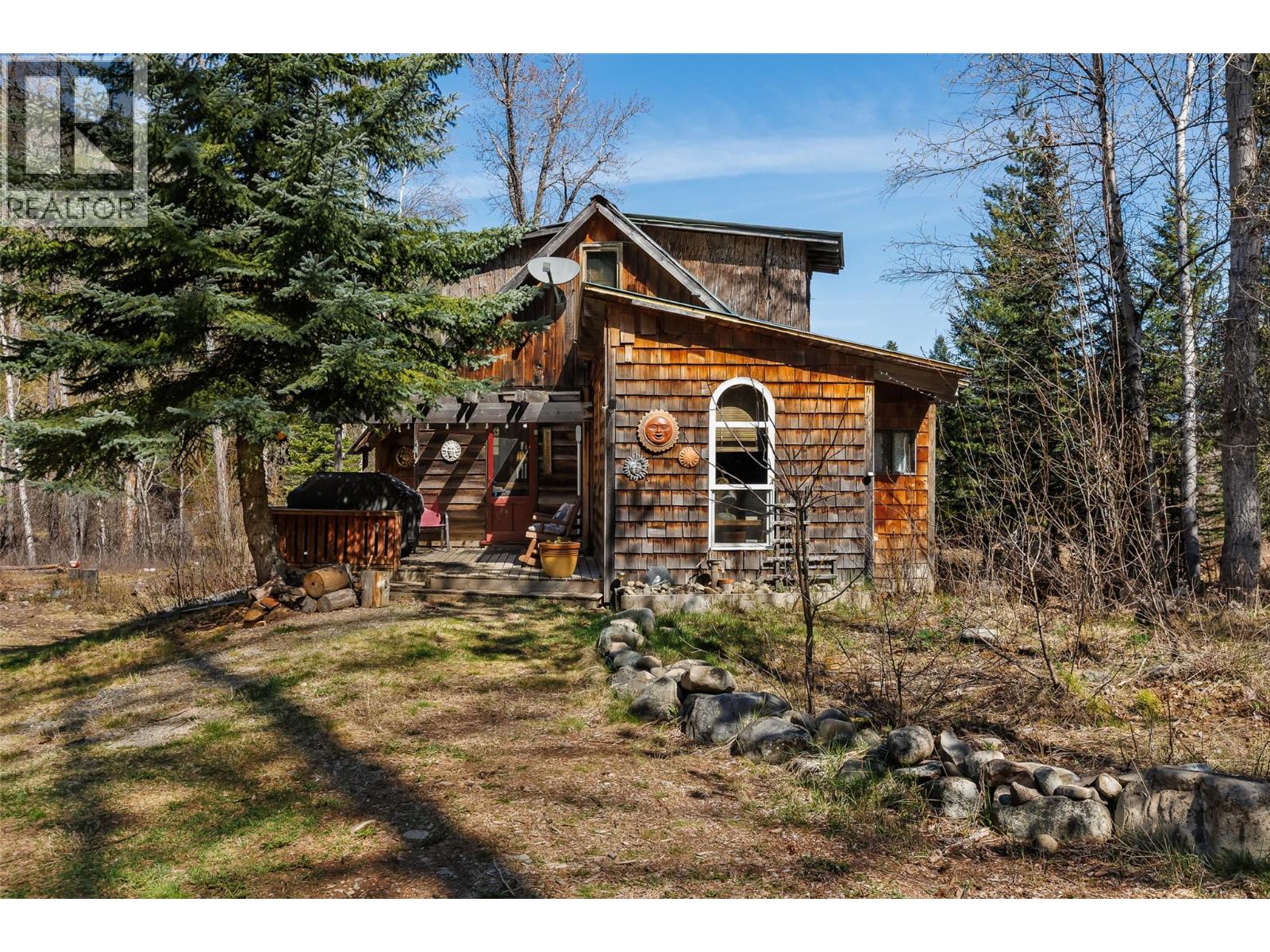 7760 95 Highway, Kingsgate, British Columbia  V0B 1V1 - Photo 2 - 10384540