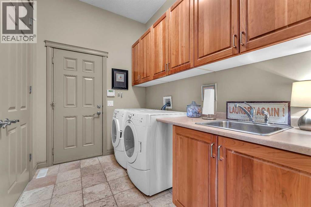 183 Westview Drive Sw, Calgary, Alberta  T3C 2S3 - Photo 18 - A2303775