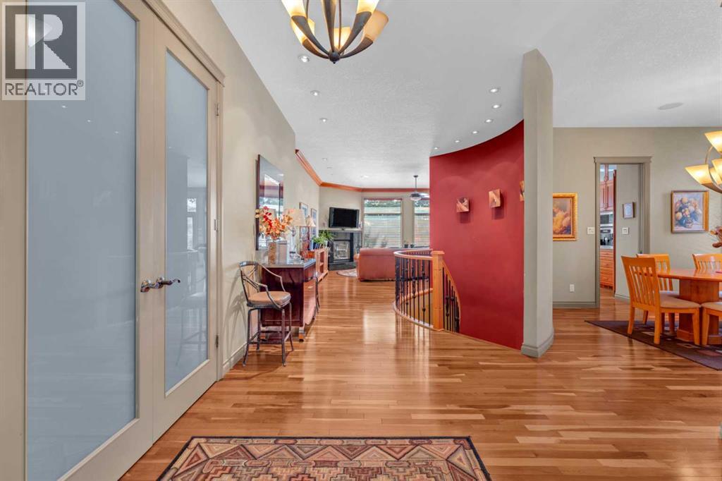 183 Westview Drive Sw, Calgary, Alberta  T3C 2S3 - Photo 2 - A2303775