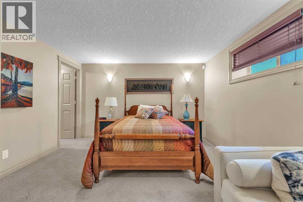 183 Westview Drive Sw, Calgary, Alberta  T3C 2S3 - Photo 35 - A2303775