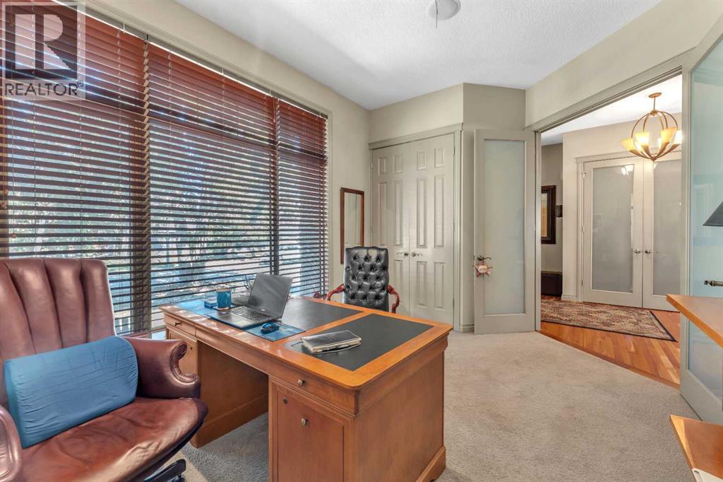 183 Westview Drive Sw, Calgary, Alberta  T3C 2S3 - Photo 5 - A2303775