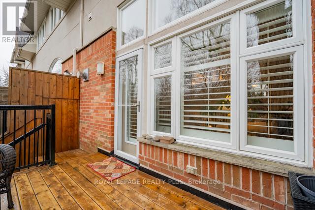 83 Kerr Street, Oakville, Ontario  L6K 3A2 - Photo 15 - W12979384