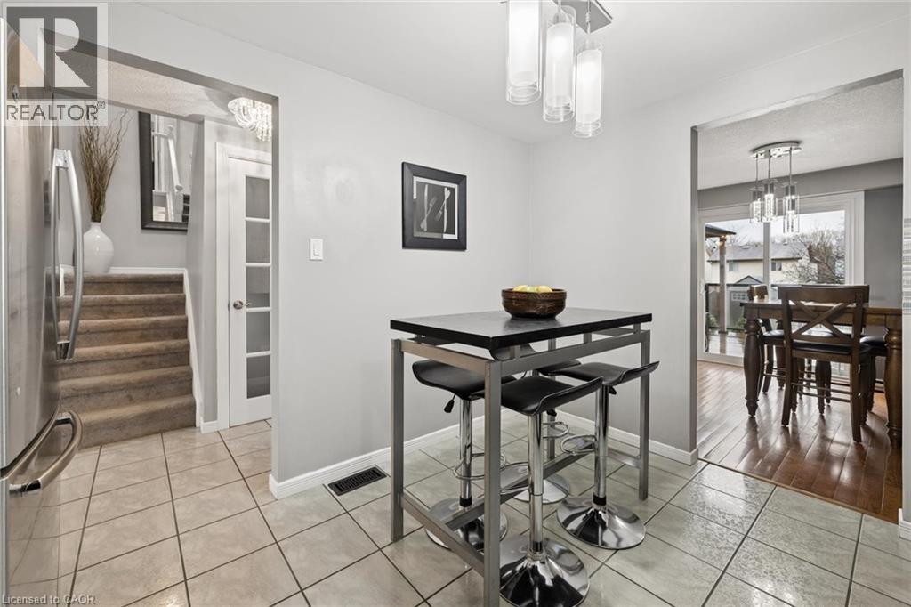 14 Wycliffe Place, Kitchener, Ontario  N2M 5J7 - Photo 7 - 40824027