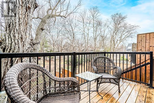 83 KERR STREET, Oakville, Ontario