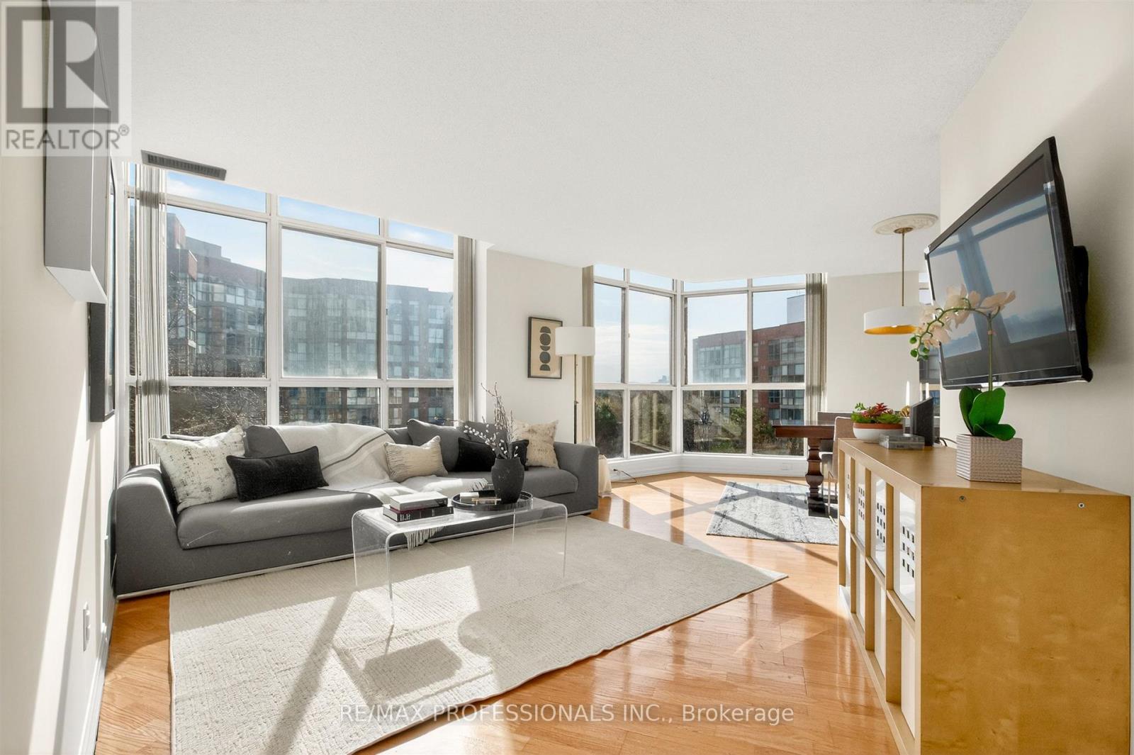 620 - 20 SOUTHPORT STREET, Toronto, Ontario