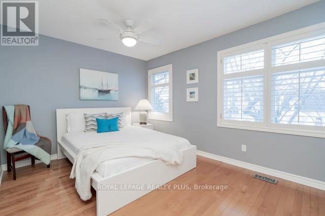 83 Kerr Street, Oakville, Ontario  L6K 3A2 - Photo 34 - W12979384