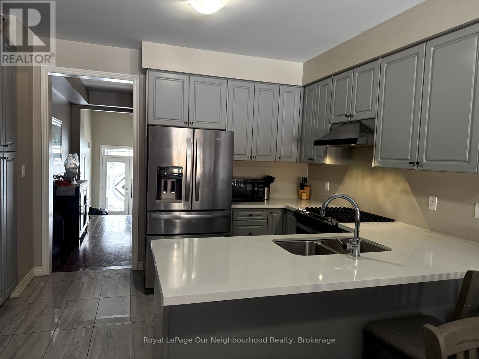 249 Fleetwood Drive, Oshawa, Ontario  L1K 3E8 - Photo 7 - E13042196