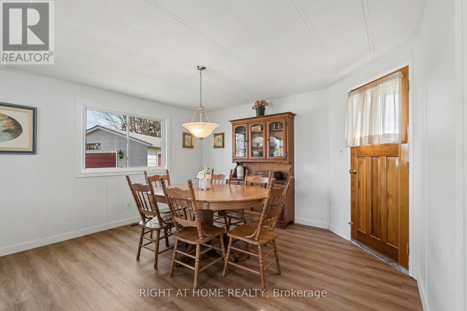 6 Emery Court, Georgina, Ontario  L0E 1R0 - Photo 12 - N13042282