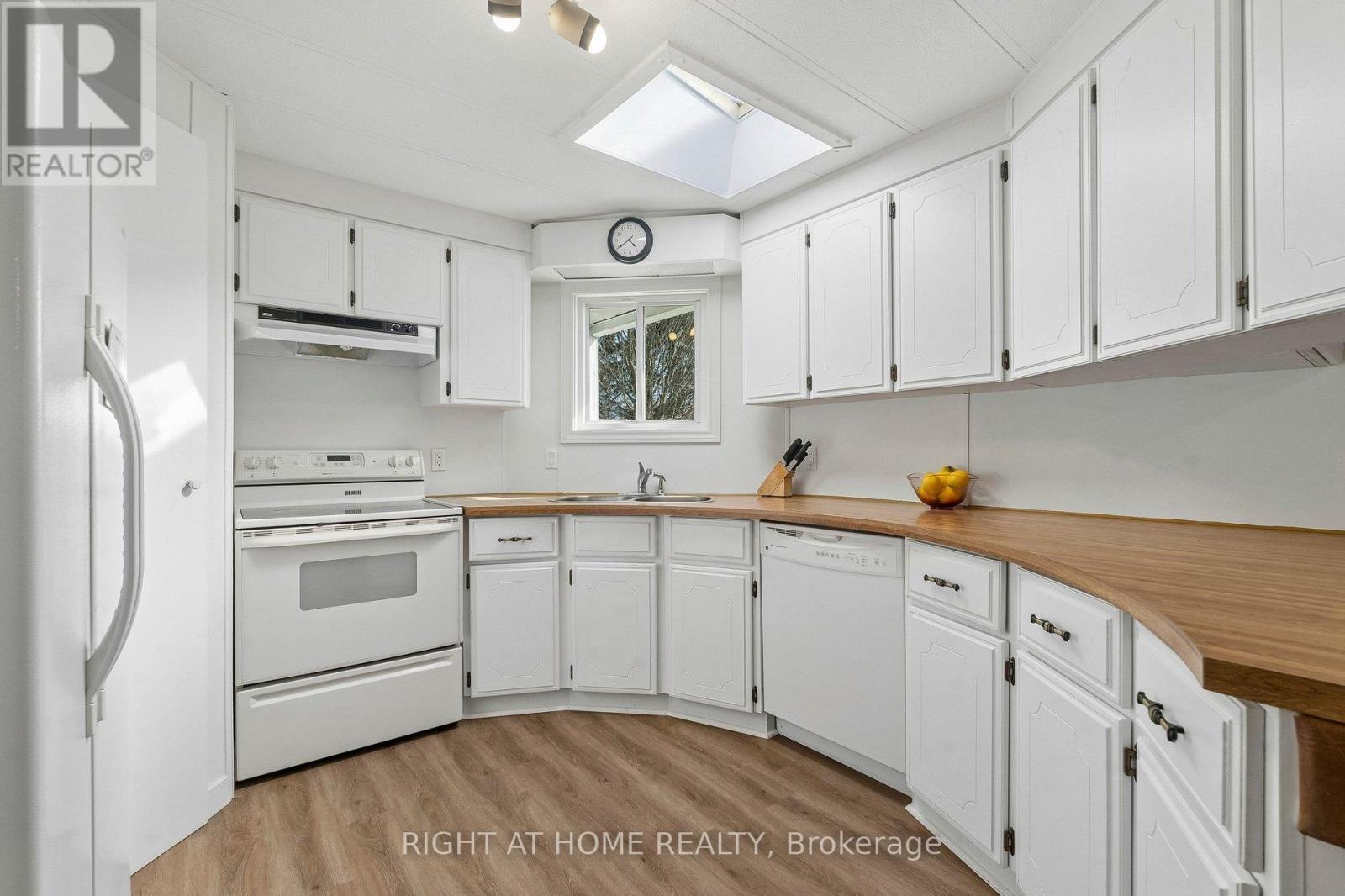 6 Emery Court, Georgina, Ontario  L0E 1R0 - Photo 14 - N13042282