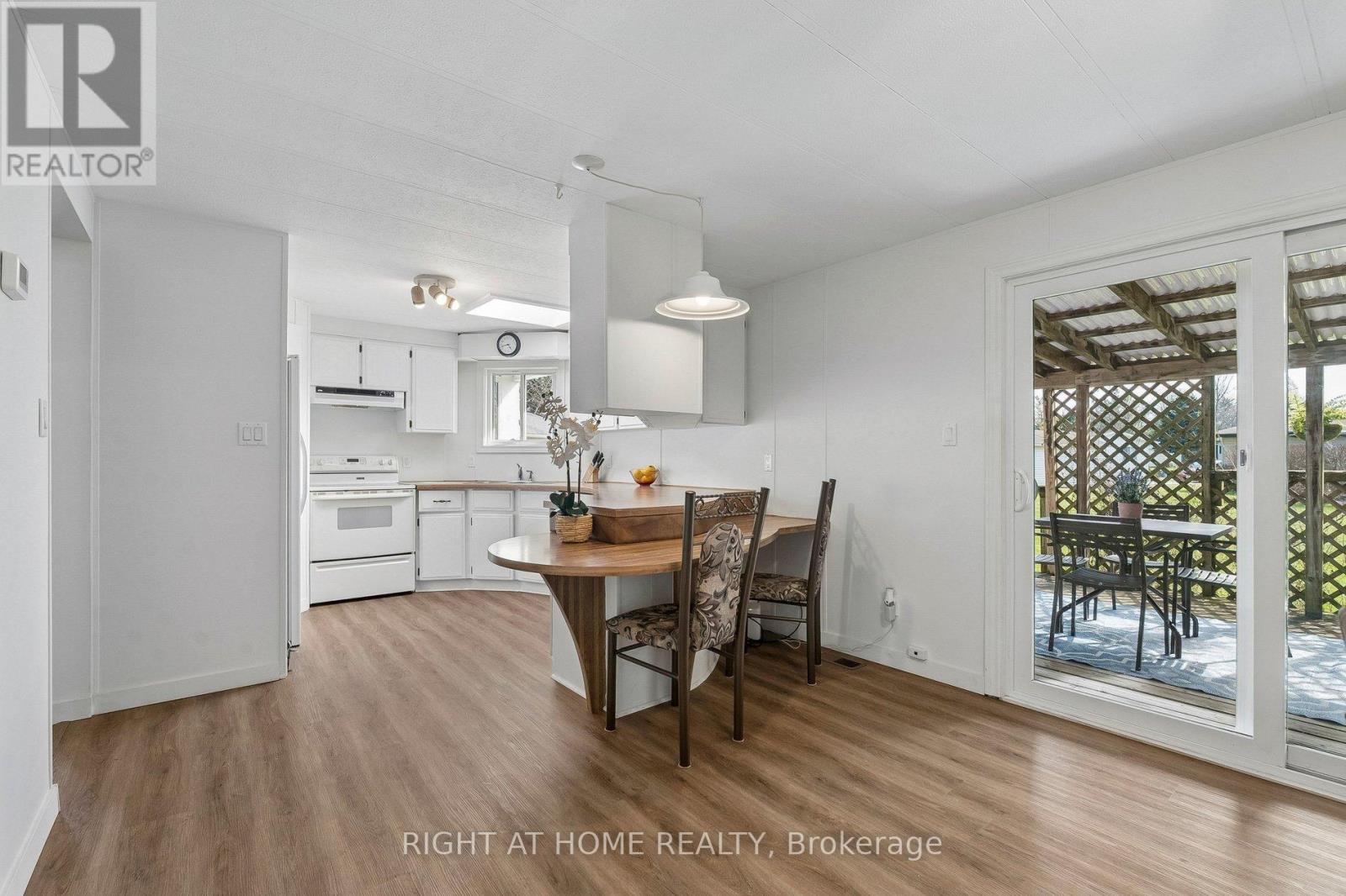 6 Emery Court, Georgina, Ontario  L0E 1R0 - Photo 15 - N13042282