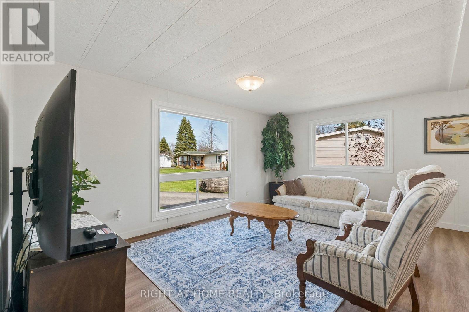 6 Emery Court, Georgina, Ontario  L0E 1R0 - Photo 8 - N13042282