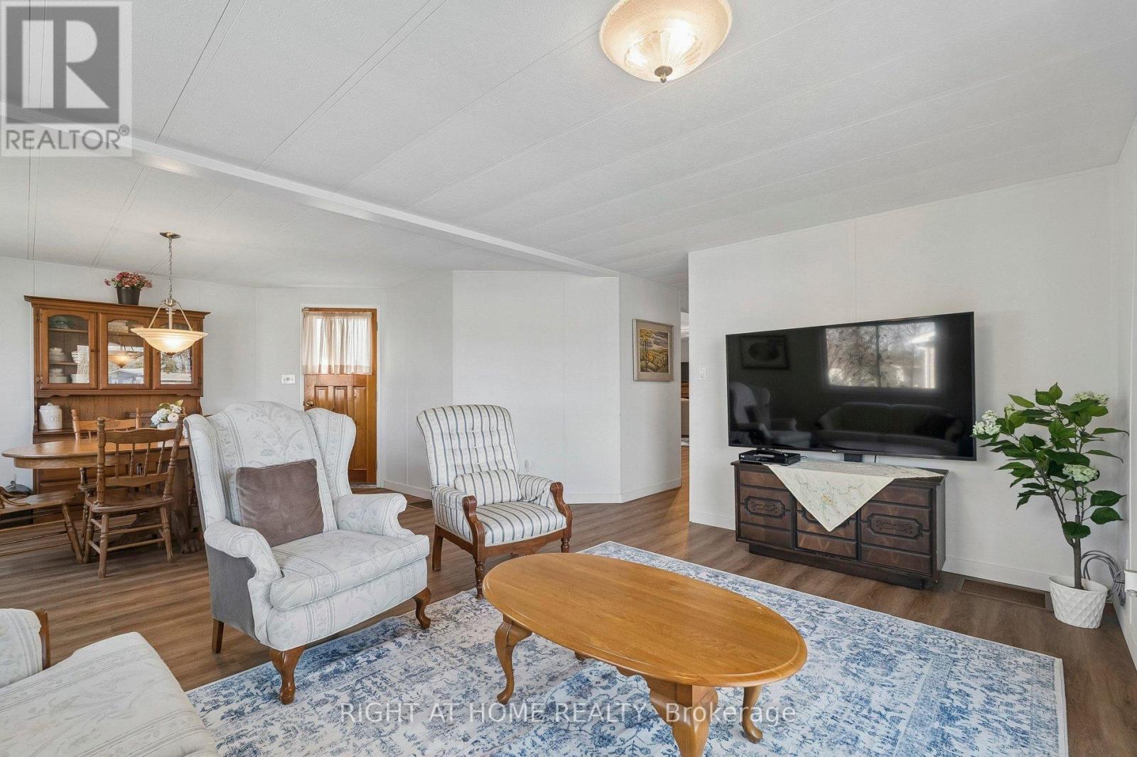 6 Emery Court, Georgina, Ontario  L0E 1R0 - Photo 9 - N13042282