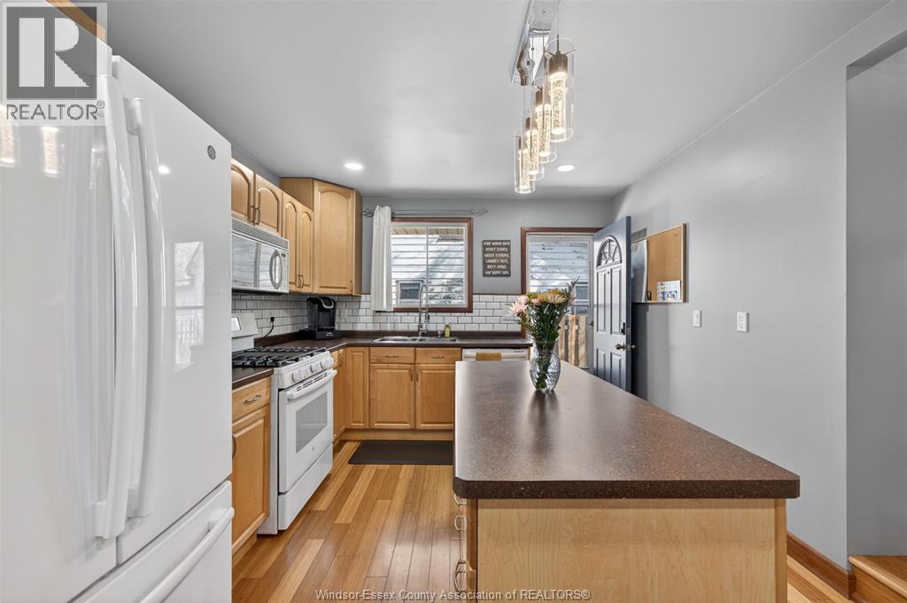 226 Edgewater Boulevard, Tecumseh, Ontario  N8N 2H2 - Photo 12 - 26009125