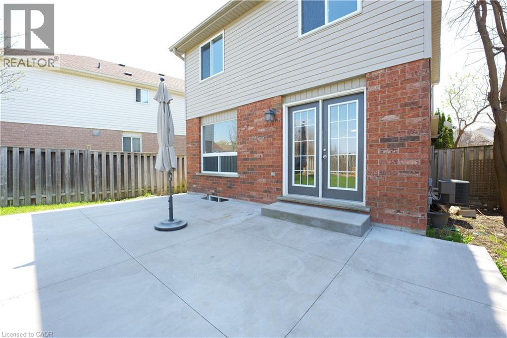 11 Lemonbalm Street, Kitchener, Ontario  N2E 1Z7 - Photo 7 - 40822065