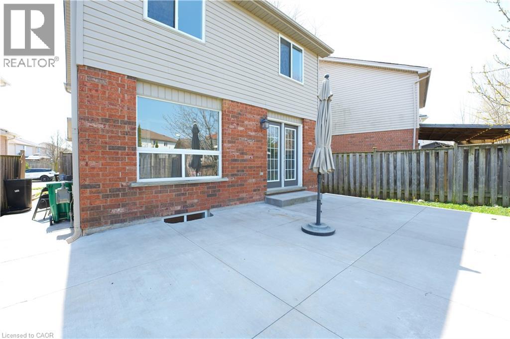 11 Lemonbalm Street, Kitchener, Ontario  N2E 1Z7 - Photo 8 - 40822065