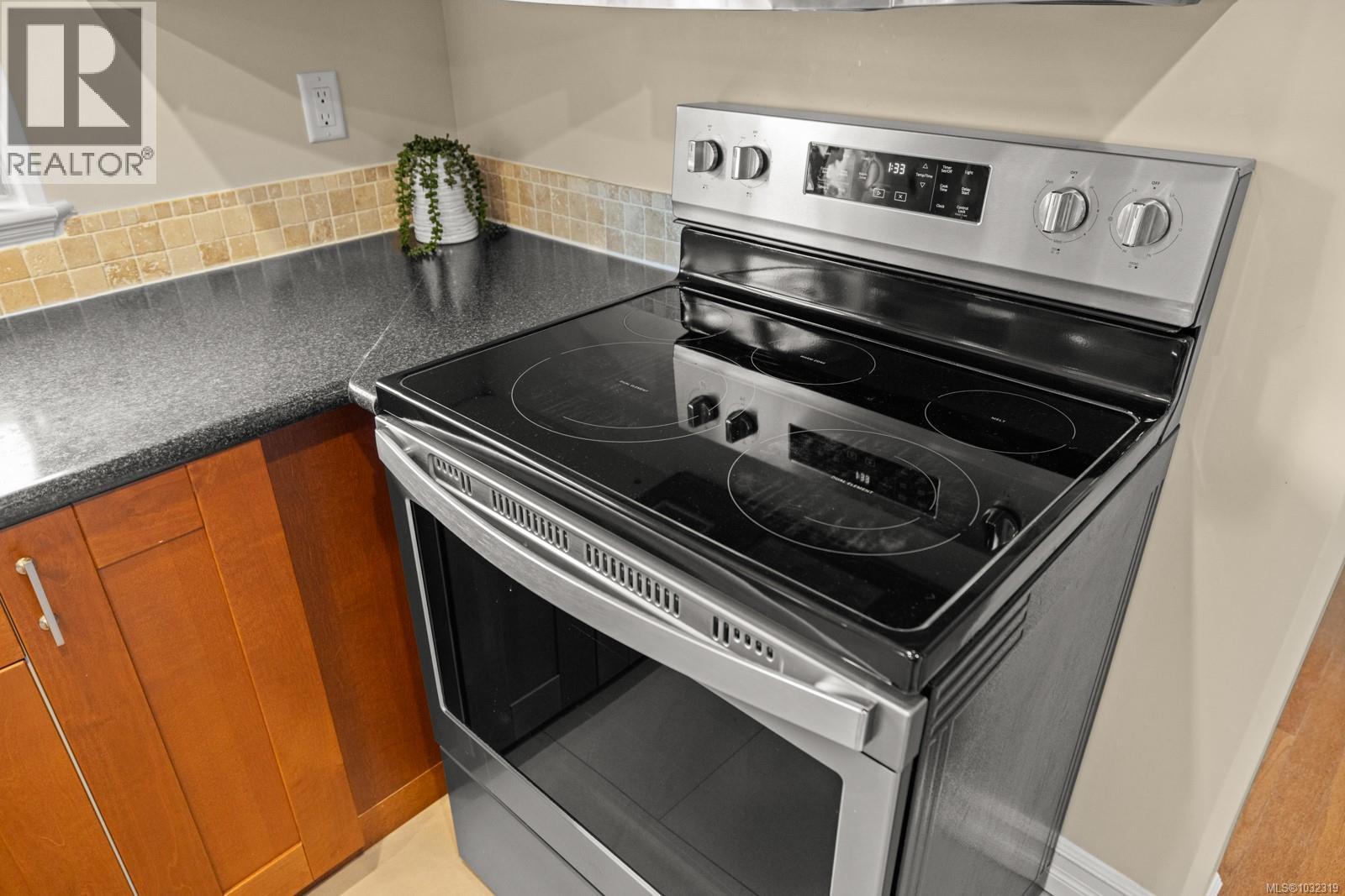 858 Selkirk Ave, Esquimalt, British Columbia  V9A 2T8 - Photo 9 - 1032319