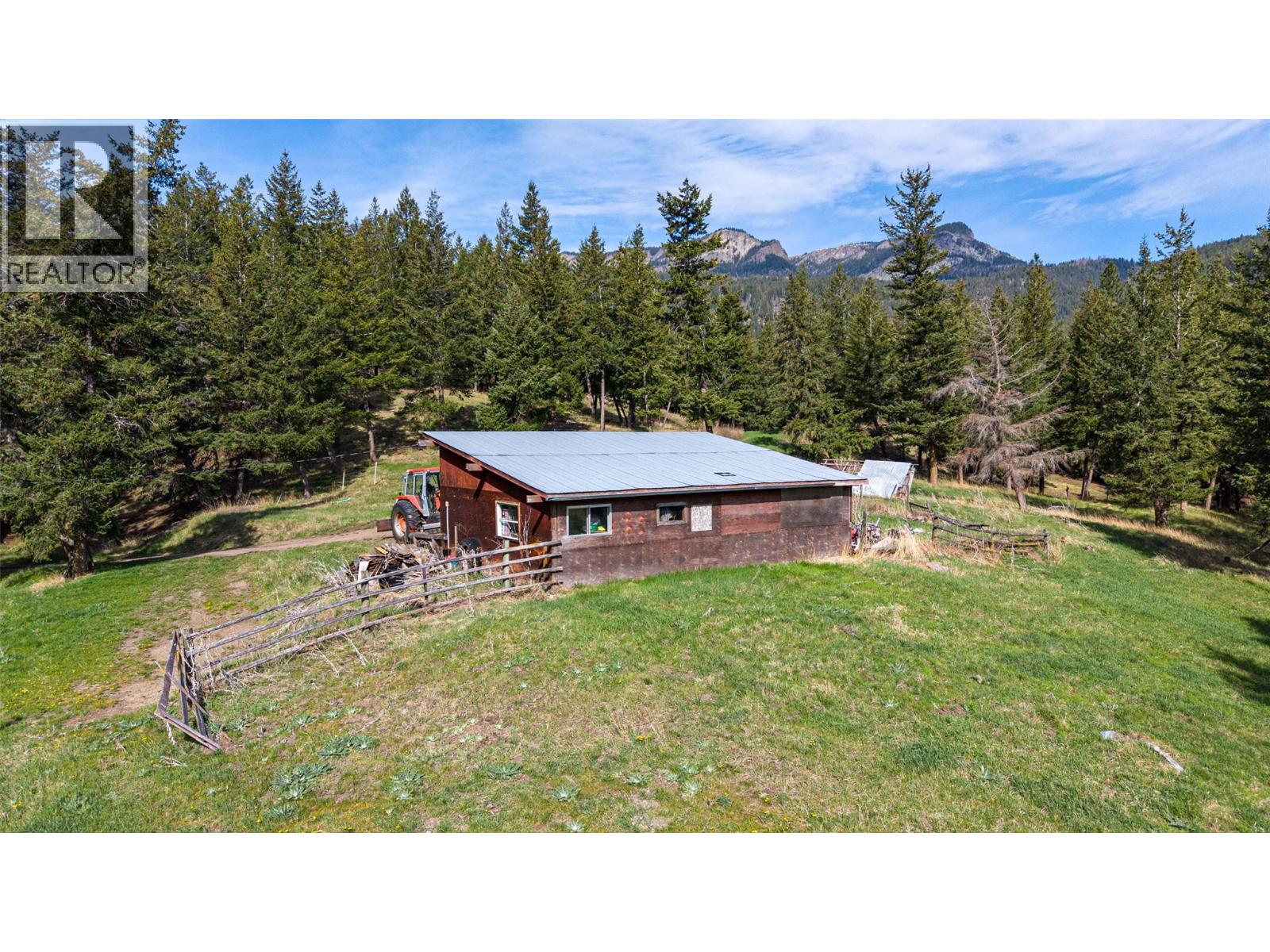 6142 Falkland Road, Falkland, British Columbia  V0E 1W0 - Photo 59 - 10384088