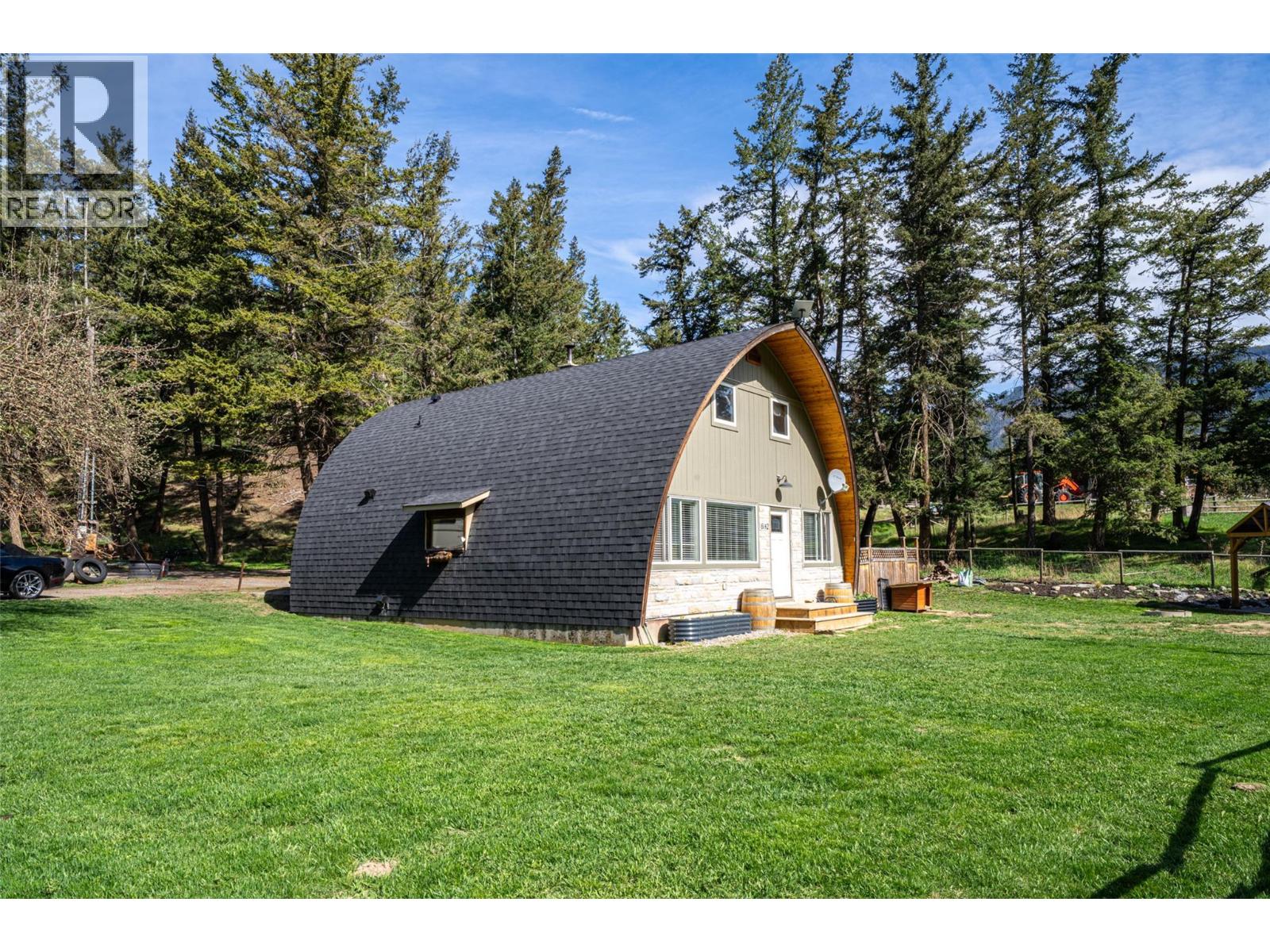 6142 Falkland Road, Falkland, British Columbia  V0E 1W0 - Photo 2 - 10384088