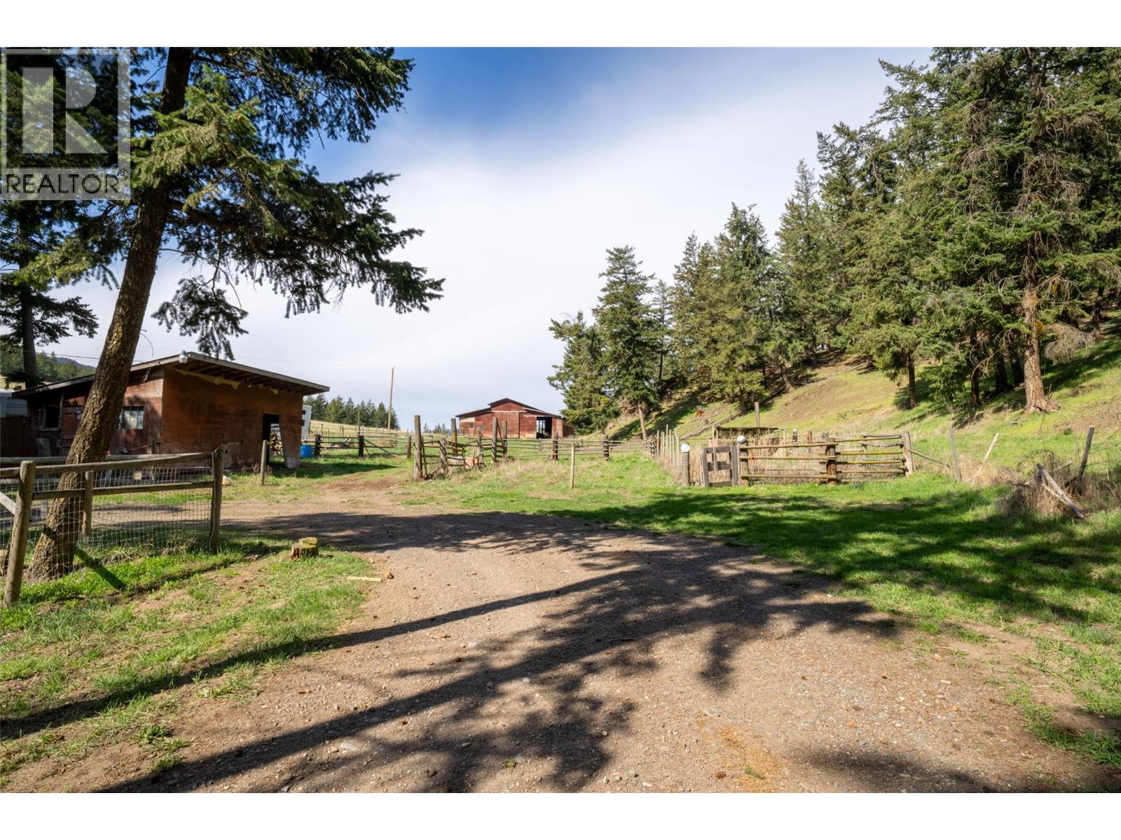 6142 Falkland Road, Falkland, British Columbia  V0E 1W0 - Photo 23 - 10384088