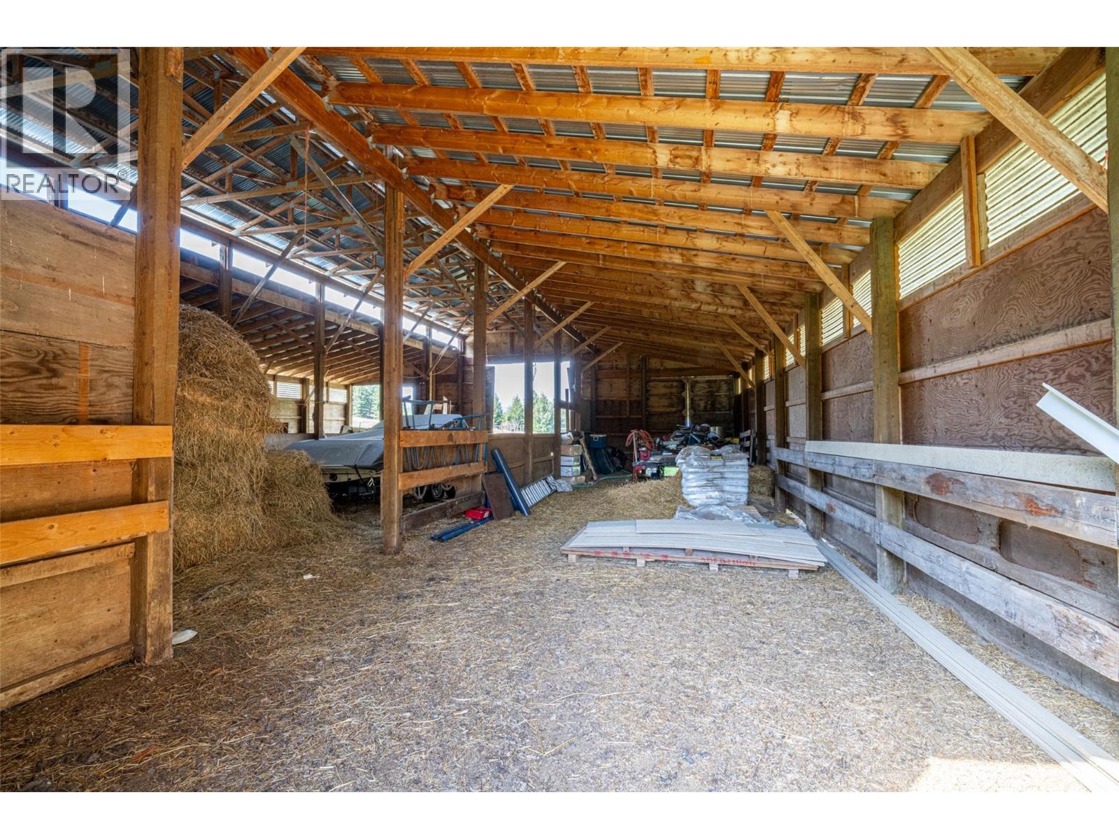 6142 Falkland Road, Falkland, British Columbia  V0E 1W0 - Photo 65 - 10384088