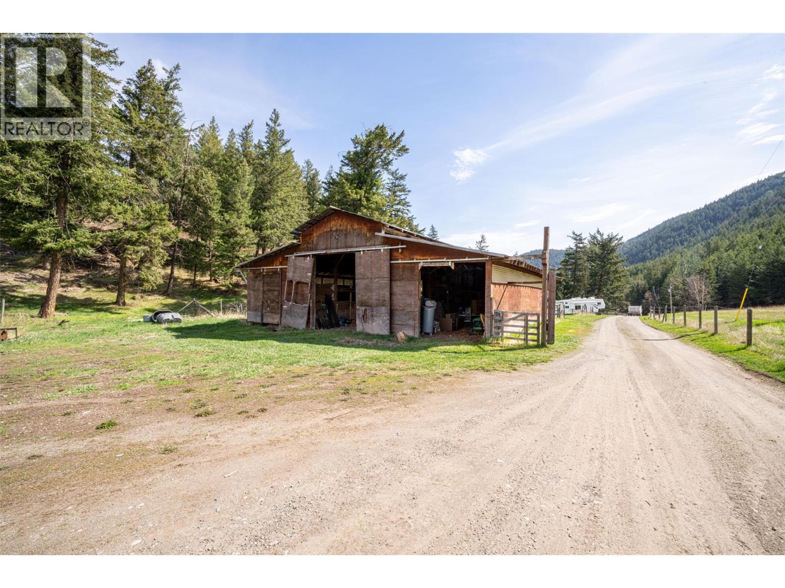 6142 Falkland Road, Falkland, British Columbia  V0E 1W0 - Photo 63 - 10384088