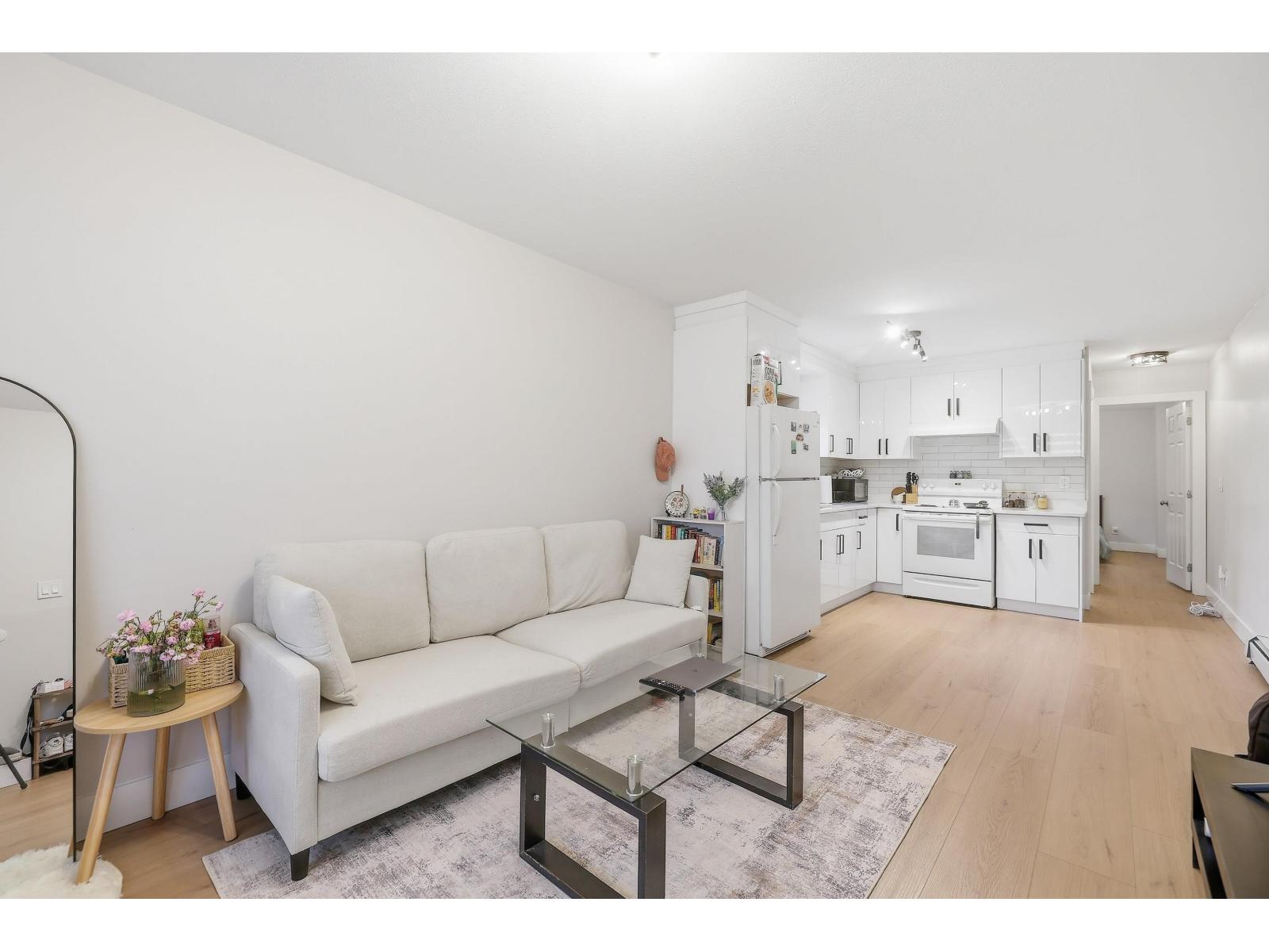 14665 76a Avenue, Surrey, British Columbia  V3S 2P4 - Photo 4 - R3113085