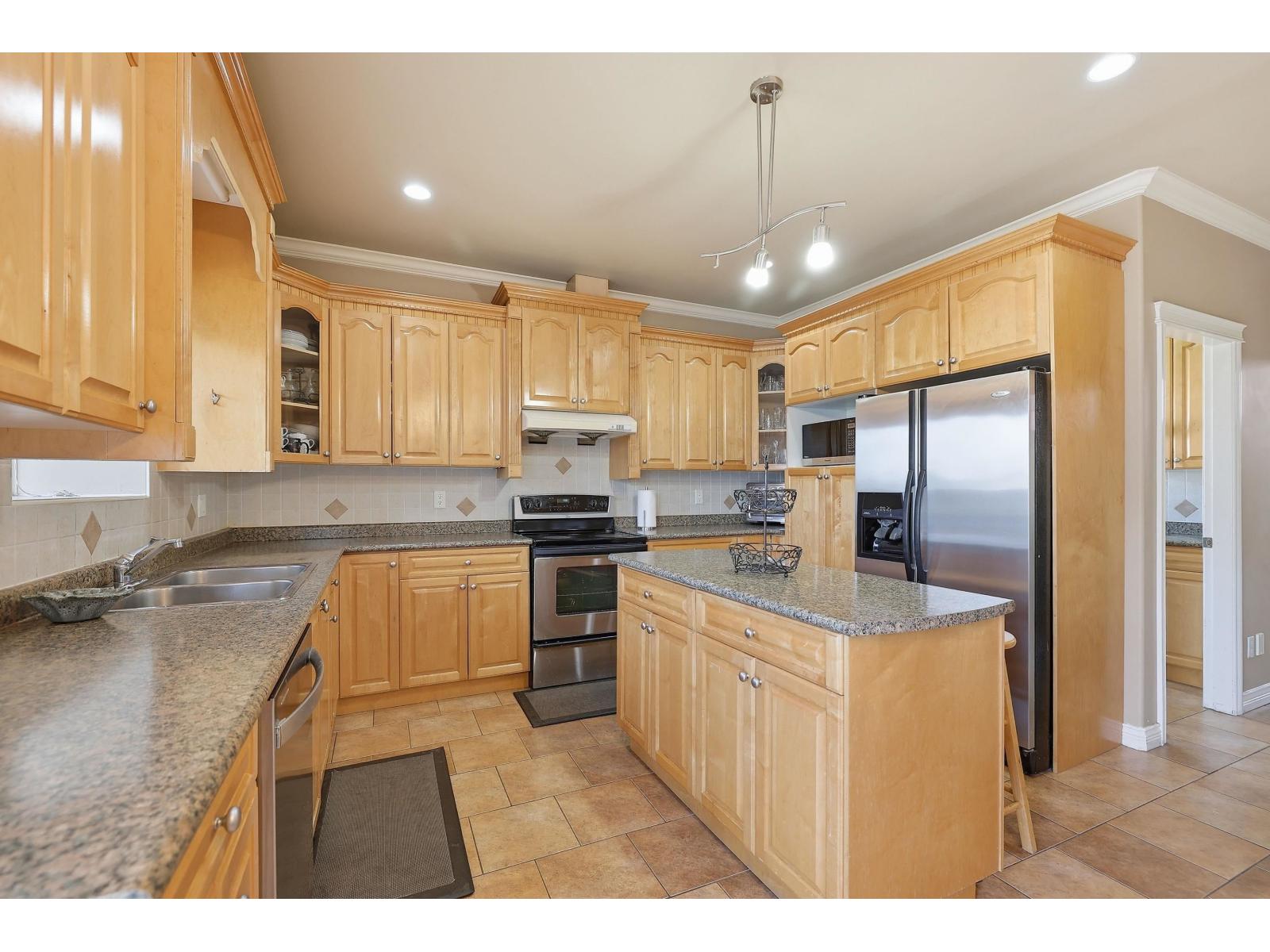 14665 76a Avenue, Surrey, British Columbia  V3S 2P4 - Photo 11 - R3113085