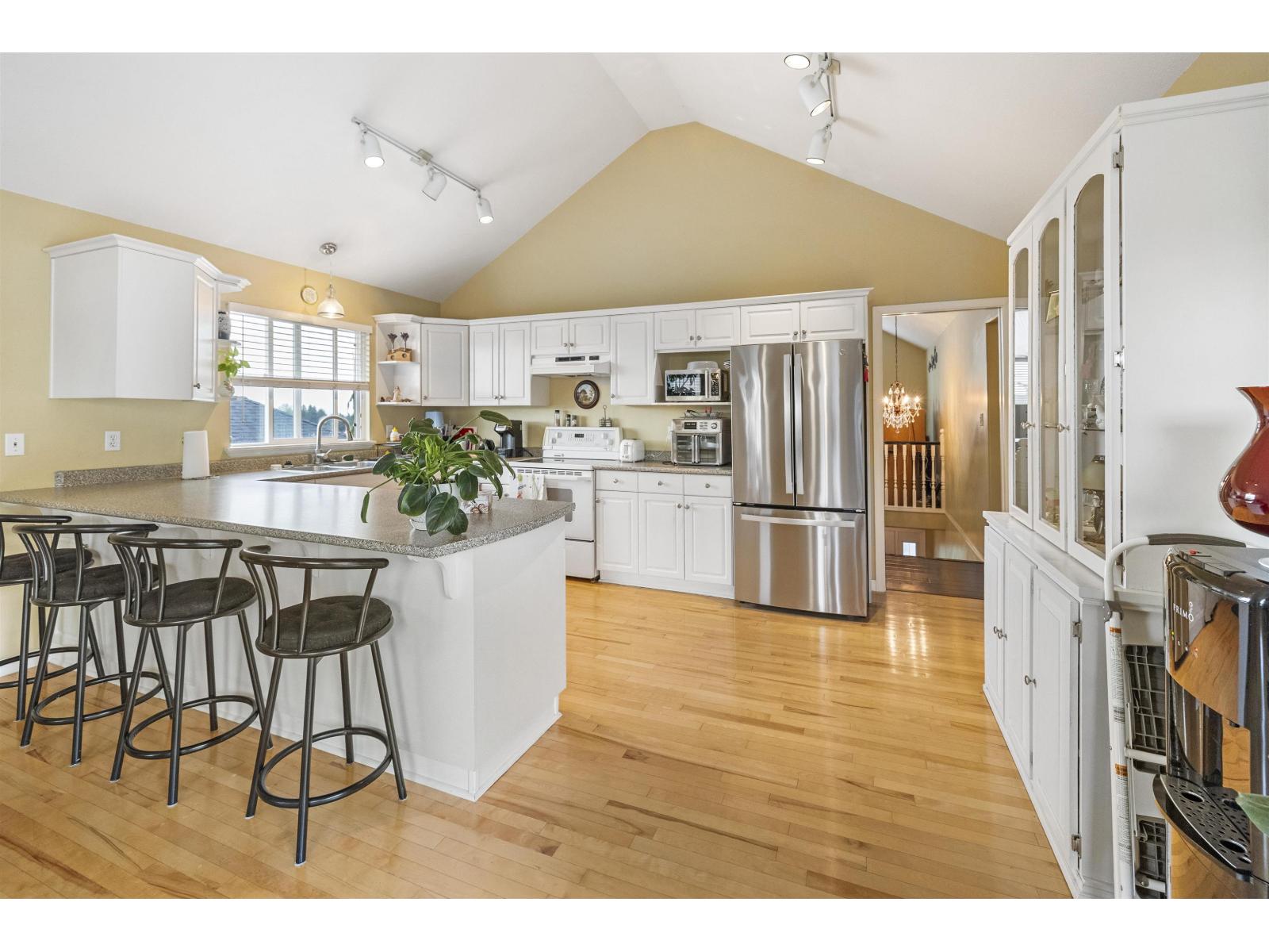 8381 Casselman Crescent, Mission, British Columbia  V2V 6Z7 - Photo 13 - R3115433