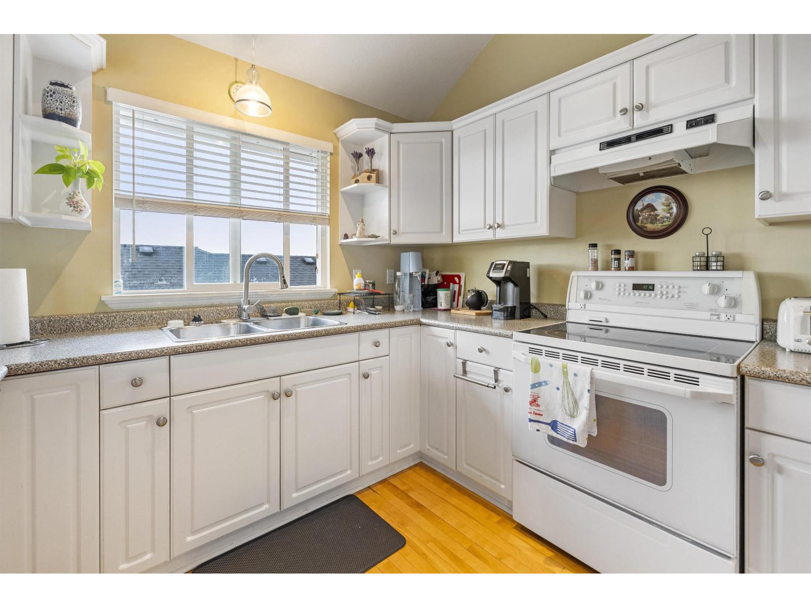 8381 Casselman Crescent, Mission, British Columbia  V2V 6Z7 - Photo 15 - R3115433