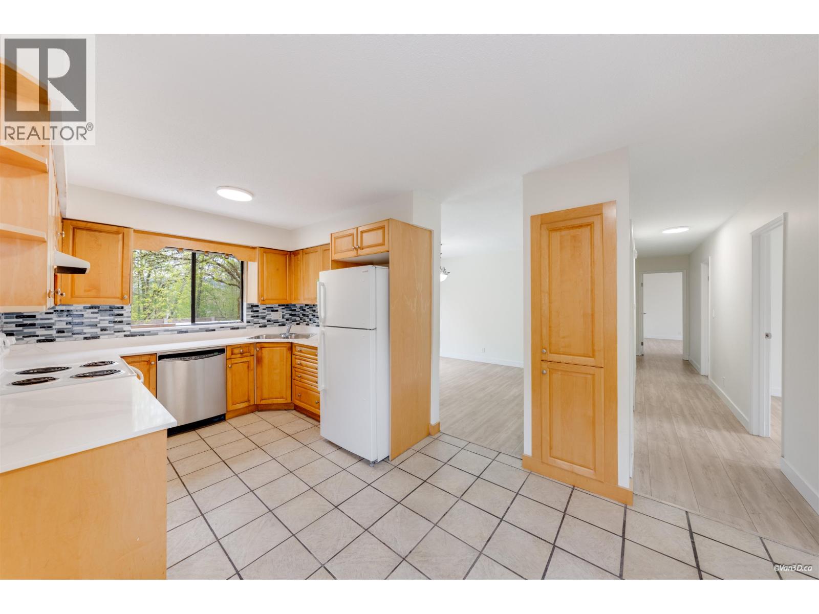 7942 Lakefield Drive, Burnaby, British Columbia  V5E 3W8 - Photo 25 - R3115471