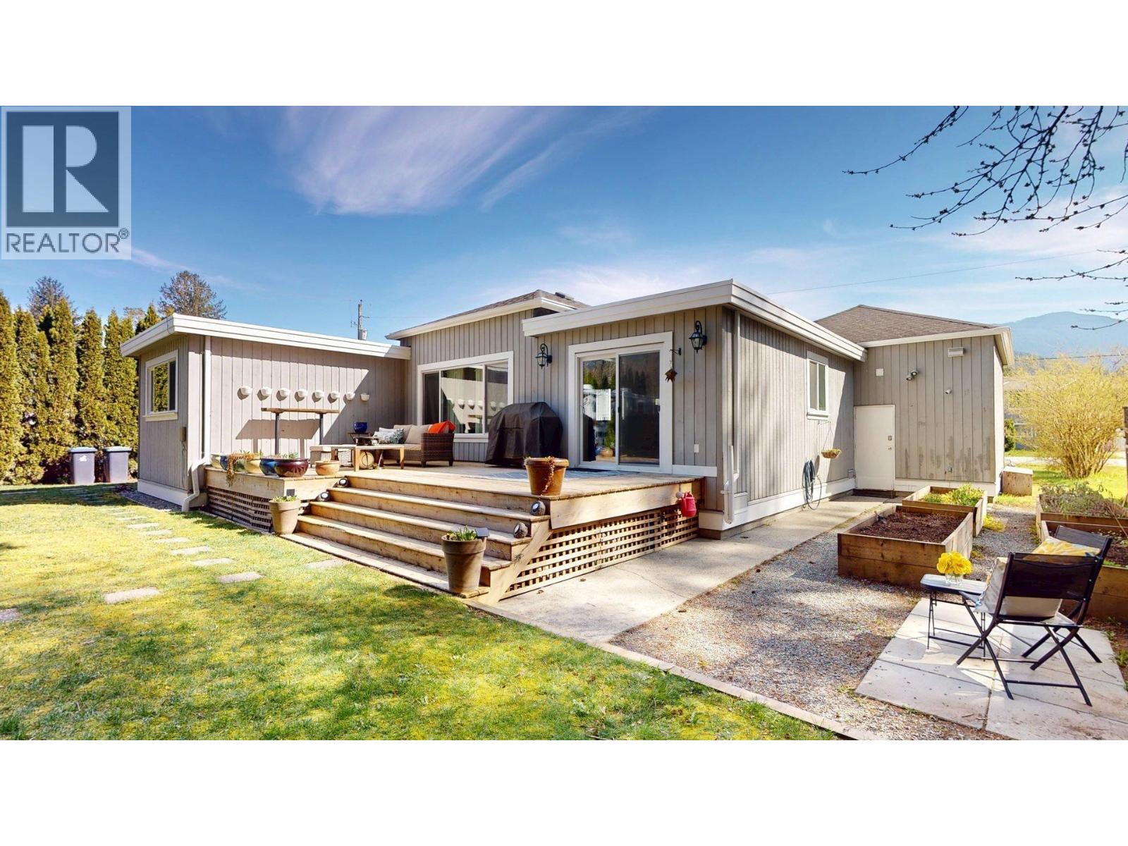 1110 Laramee Road, Squamish, British Columbia  V0N 1H0 - Photo 5 - R3110429