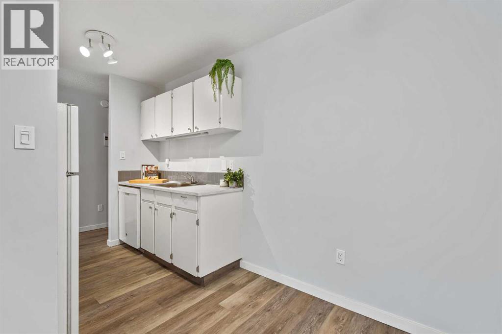 204, 310 4 Avenue NE, Calgary, Alberta  T2E 0J5 - Photo 6 - A2302081