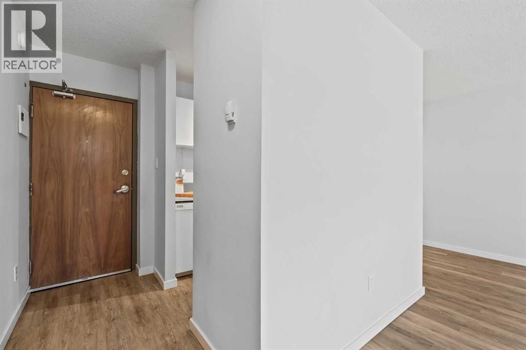 204, 310 4 Avenue NE, Calgary, Alberta  T2E 0J5 - Photo 2 - A2302081
