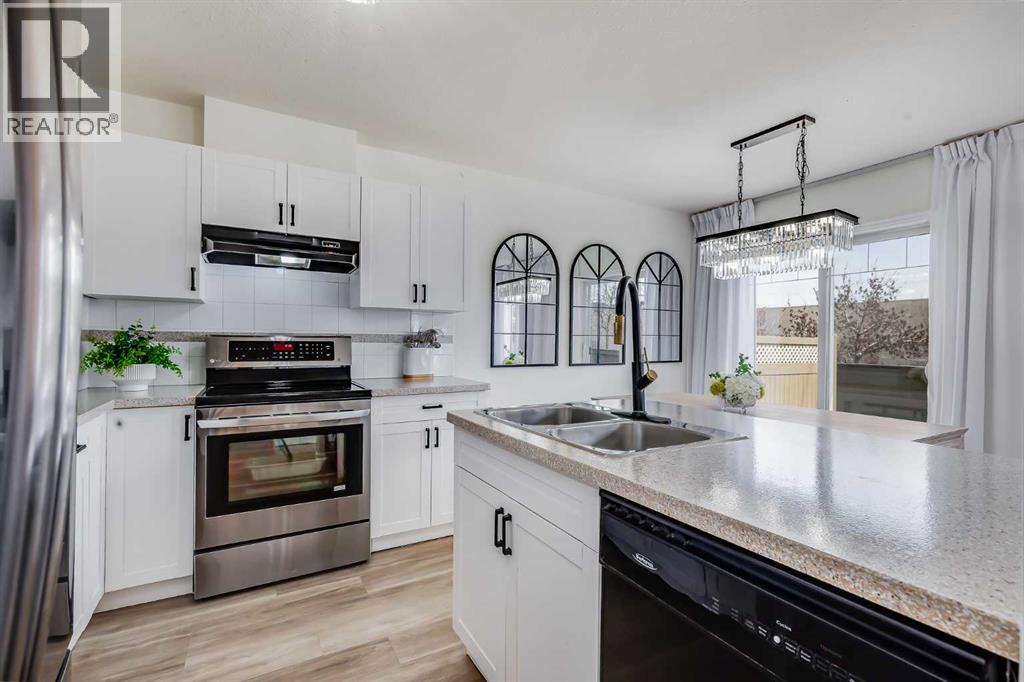 15, 102 Canoe Square Sw, Airdrie, Alberta  T4B 2Z1 - Photo 7 - A2302539