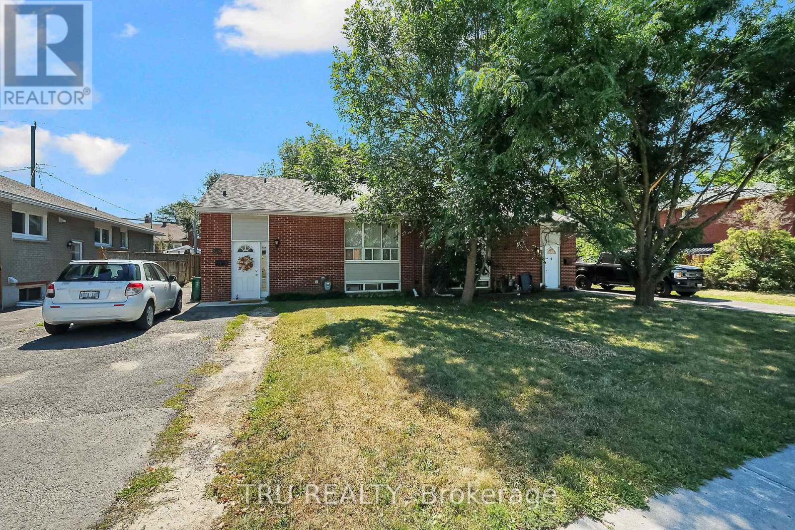 2428-2430 Iris Street, Ottawa, Ontario  K2C 2C6 - Photo 1 - X13042336