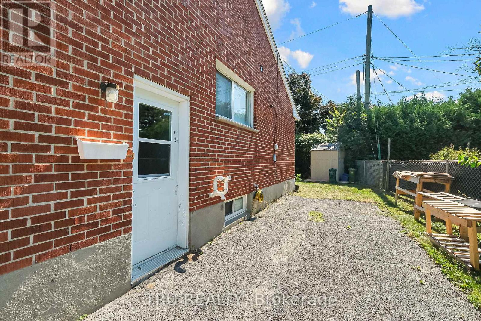 2428-2430 Iris Street, Ottawa, Ontario  K2C 2C6 - Photo 9 - X13042336